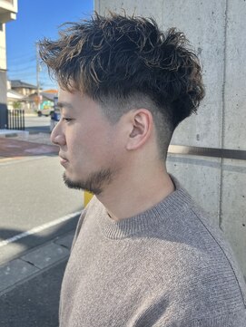 ニアウ 太田店(Niau) メンズパーマツイストスパイラルパーマ波巻きスパイラルパーマ