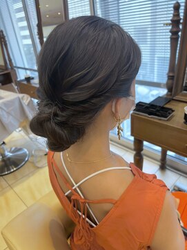 ザック ヴィ(ZACC  vie) シニヨンアレンジ