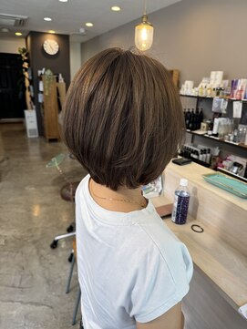 スアバイキキ(SuA by kiki.) デザインカラー/レイヤー/ウェットヘア/オリーブベージュ[千葉]