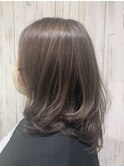 大人可愛いハイライト艶感グレージュ大人ボブレイヤー