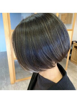 美容師 久保浦 繊細ハイライト