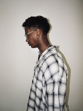 メリケンバーバーショップ トーキョー(MERICAN BARBERSHOP TYO) BURG テーパーフェードスキンフェードバーバーショップ