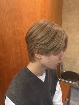 ウル 久留米(URU) メンズカット/センターパート/ブリーチ/ミルクティーベージュ