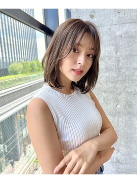 イル 天神西通り店(ill) 20代30代ボブ/ミディアムレイヤー/グレージュ/透明感/天神/大名