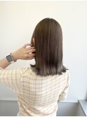 オリーブベージュ