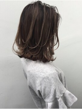 トルネード(TORNADO) 外国人風ロブ ハイライトバレイヤージュグラデ グレージュ