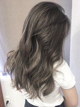 オリ(‘Oli) ３Dハイライト＿プラチナグレイ