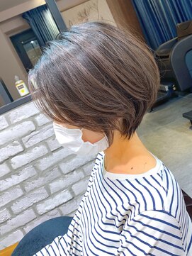 アヴァロン(AVALON) 【mag  ginza】立体感丸みショートボブ×ハイライト