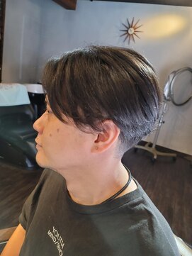 ピリナ(Pilina) 刈上げセンターパート