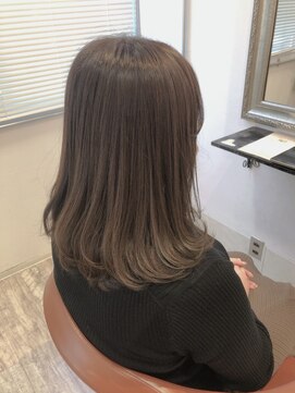 ヘアーサロン キー(Hair salon key) グレージュ