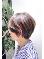 ステアケース 武蔵小杉店(stair:case) 大人かわいい/ショート/耳掛け/前下がり/襟足短め