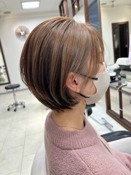 ステララヴェスト(Stella L'ovest) ショートボブ