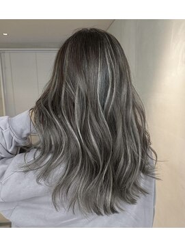 ヨロ 小岩(YOLO) ハイライトカラーミルクティーベージュケアブリーチダブルカラー