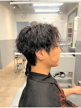 ノイセル 西本町(Noisyle) guest snap　前下がりセンターパート×ツイストスパイラルパーマ