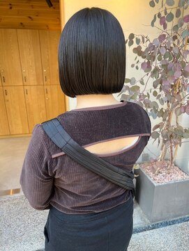 カフネ ジュントス ヨロ(Cafune' juntos YOLO) 切りっぱなし/パツっとボブ/ミニボブ