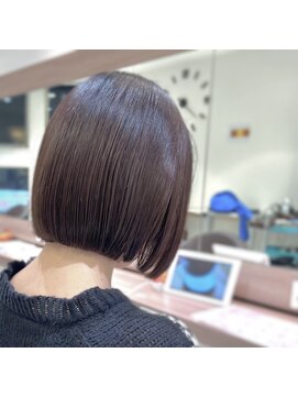 レアリバイケンジ(leali by KENJE) ・パツっと ボブ・