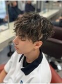 マッシュスパイラルパーママッシュウルフメンズ髪型センター分け