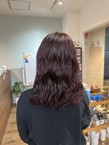 ディープ(Deep)&nbsp;レッドカラー　ピンク　パープル　パーマ　ヘアアレンジ
