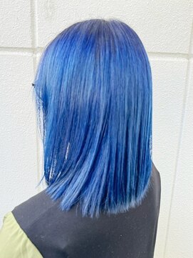ビューティービースト 横川店(beauty:beast) ブリーチオンカラー/ブルー/切りっぱなしBOB