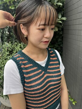 ラ ミュウ 八王子(LA.MIU) ミニボブ インナーカラー ミルクティーベージュ イヤリング