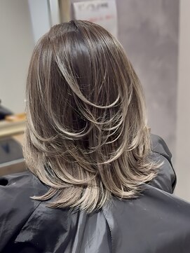 ラビマーニ 箕面店(Labimani) 【Labimani】レイヤーカット×白髪ぼかし(バレイヤージュ)