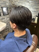 ミリオンバックス 御徒町店(Million Backs)&nbsp;センターパート/ツーブロック/理容室/床屋/バーバー/上野/御徒町