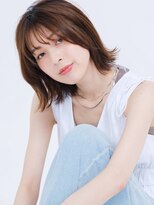 ムーア(MUA)&nbsp;ミディアムレイヤー×ナチュラルくびれヘアー