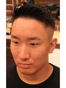 アクセプトザワールドバーバー(Accept the world barber) アップバング×スキンフェード