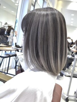 クアトログランシュ ひたちなか店(QUATRO×GranCieux) エアタッチバレイヤージュ×ホワイトベージュ