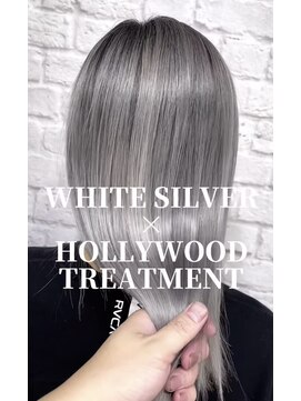 リヒト ヘアワークス(Licht HairWorks) ホワイトシルバー×ハリウッドトリートメント
