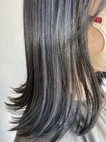 イズ(is.)&nbsp;外ハネ/暗髪/シークレットハイライト