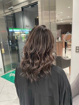 アッシュ 茗荷谷店(Ash) 白髪ぼかしハイライト