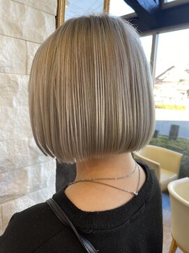 グラティコ(GratiCo) 内巻きボブ/ハイトーンカラー/艶カラー