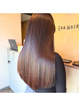 イーラヘアー(ERA HAIR) 重めカットラインまとまるスタイルカシスブラウンペールオレンジ