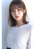 外ハネミディアムヘア