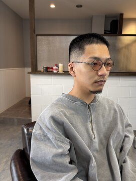 西本整髪 ボウズ　フェード