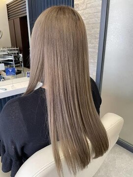 ミルクティーベージュ