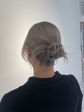 ザザアオヤマ(ZA/ZA AOYAMA) グレー×ヘアセット【表参道/レイヤーカット/顔まわりカット】