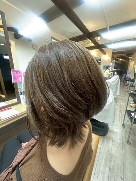 コンフェティ さくら浄水店(Confetti) ウルフボブ