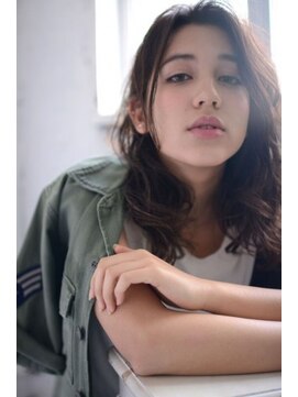 ミラバイグリーン(Mira by green) ヌケ感×透け感　レイヤーミディ -『medium』-　０５