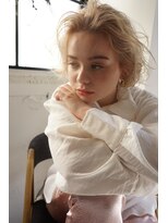 ルーム(Loom.)&nbsp;くせ毛風ブロンドボブ【Loom./明治神宮前/原宿/表参道】