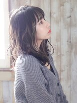 グランアージュ 池袋東口店(grandage)&nbsp;大人可愛いグレイアッシュ厚めバング重軽柔らか波巻スタイル