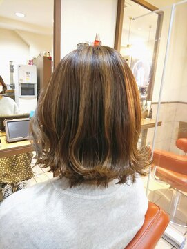 ネオリーブチノ 登戸店(Neolive cino) 外はねロブ ハイライト イヤリングカラー ベージュ