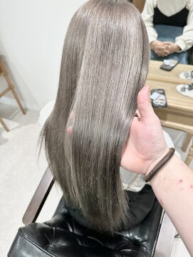 ロム(Rom.) ホワイトグレージュ