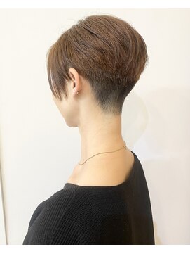 モリオ フロム ロンドン 成増店 【morio成増/一戸】刈り上げ女子前下がりショート