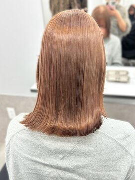 ロイオブジゼル(roi of GiseL) ミディアム　切りっぱなしボブ　ミルクティーベージュ　10代20代