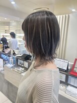 白髪ぼかしハイライト/くびれミディアムレイヤー