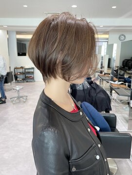 バンプ ギンザ(BUMP GINZA) 30代40代50代大人ショート髪型丸顔前髪なし似合わせ  安