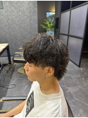 カット×波巻きパーマ（緩め）