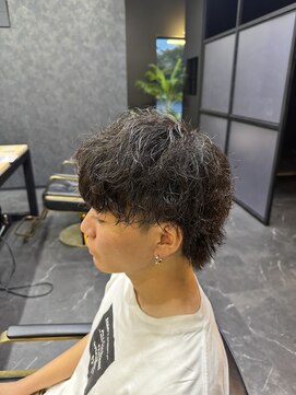 カット×波巻きパーマ（緩め）